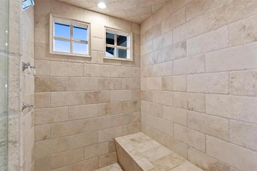 1113 Parkbluff Lane, Kelowna, BC - Indoor Photo Showing Bathroom