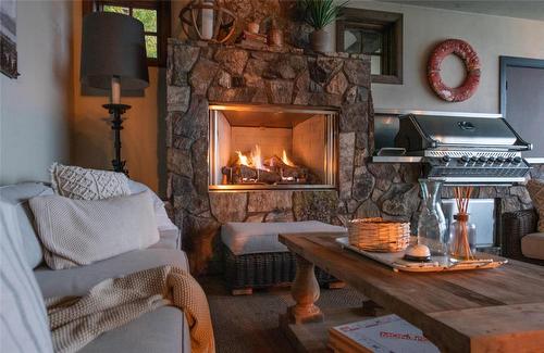 1113 Parkbluff Lane, Kelowna, BC - Indoor Photo Showing Other Room With Fireplace