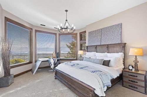 1113 Parkbluff Lane, Kelowna, BC - Indoor Photo Showing Bedroom