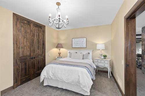 1113 Parkbluff Lane, Kelowna, BC - Indoor Photo Showing Bedroom