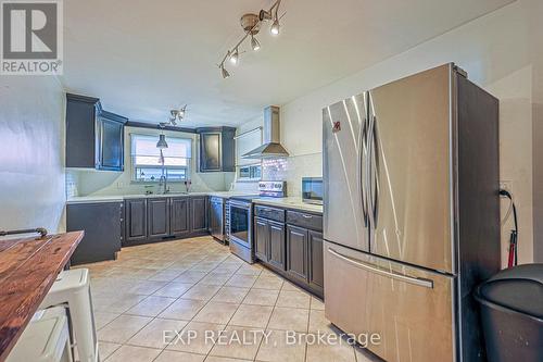 Main Fl - 7 Knowland Drive, Toronto, ON - Indoor Photo Showing Kitchen