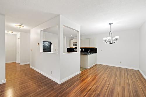 205-1249 Pacific Avenue, Kelowna, BC - Indoor Photo Showing Other Room