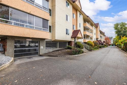 205-1249 Pacific Avenue, Kelowna, BC - Outdoor