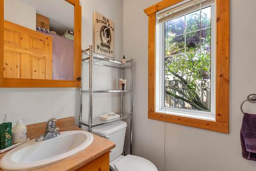 550 Patterson Avenue, Kelowna, BC - Indoor Photo Showing Bathroom