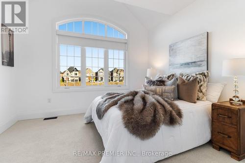 18 Ten Pines Road, Vaughan, ON - Indoor Photo Showing Bedroom