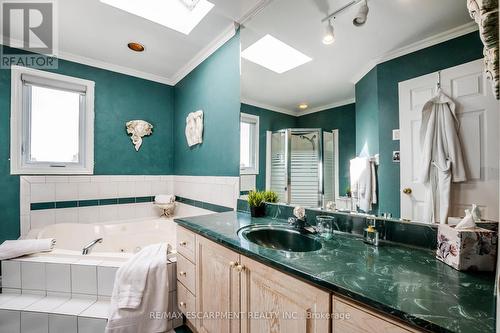 487 Eaglewood Drive, Hamilton, ON - Indoor Photo Showing Bathroom