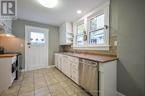 31 Albert Street, St. Catharines, ON - Indoor Photo Showing Kitchen With Double Sink