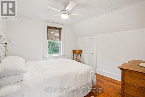 303022 Grey Road 15, Meaford, ON - Indoor Photo Showing Bedroom