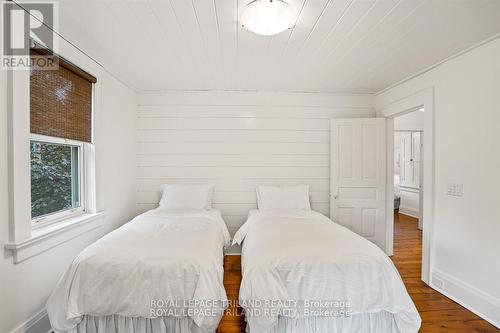 303022 Grey Road 15, Meaford, ON - Indoor Photo Showing Bedroom