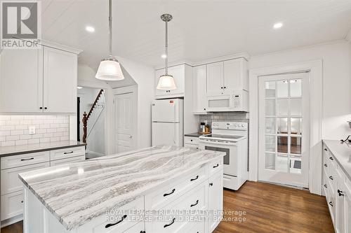 303022 Grey Road 15, Meaford, ON - Indoor Photo Showing Kitchen