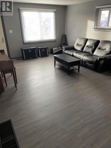 348 Maretta St, Sault Ste. Marie, ON - Indoor Photo Showing Living Room