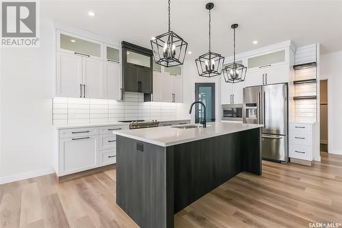 360 Emerald Park Road, Emerald Park, SK - Indoor Photo Showing Kitchen With Upgraded Kitchen