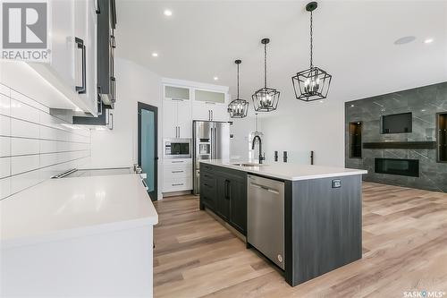 360 Emerald Park Road, Emerald Park, SK - Indoor Photo Showing Kitchen With Upgraded Kitchen