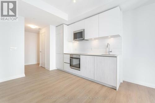 Lph5 - 8 Widmer Street, Toronto, ON - Indoor Photo Showing Kitchen