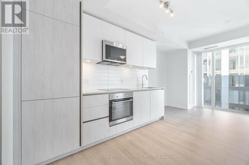 Lph5 - 8 Widmer Street, Toronto, ON - Indoor Photo Showing Kitchen With Upgraded Kitchen