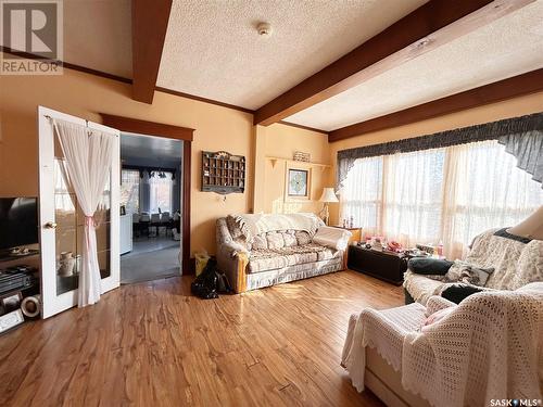 11 Warren Street, Redvers, SK - Indoor Photo Showing Living Room