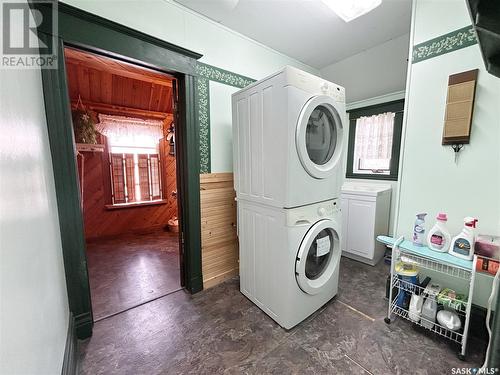 11 Warren Street, Redvers, SK - Indoor Photo Showing Laundry Room