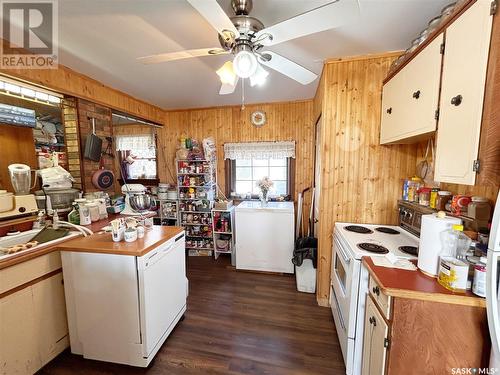 11 Warren Street, Redvers, SK - Indoor Photo Showing Kitchen