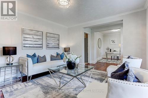 115 Crosby Avenue, Richmond Hill, ON - Indoor Photo Showing Living Room