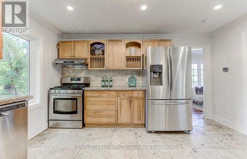 115 Crosby Avenue, Richmond Hill, ON - Indoor Photo Showing Kitchen