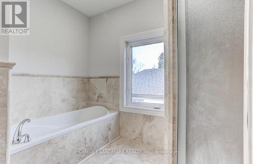 115 Crosby Avenue, Richmond Hill, ON - Indoor Photo Showing Bathroom