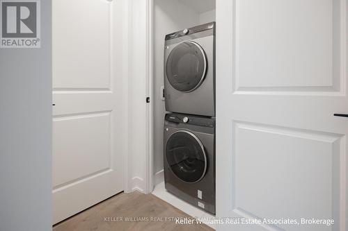 314 - 2343 Khalsa Gate, Oakville, ON - Indoor Photo Showing Laundry Room