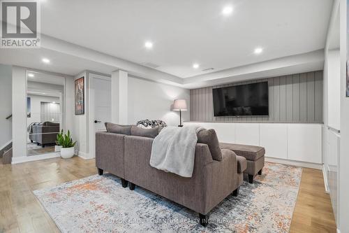 4145 Prince George Avenue, Mississauga, ON - Indoor Photo Showing Living Room