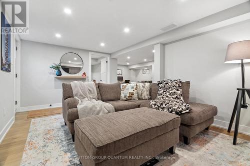 4145 Prince George Avenue, Mississauga, ON - Indoor Photo Showing Living Room