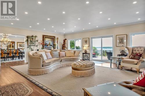 2250 6Th Line, Douro-Dummer, ON - Indoor Photo Showing Living Room