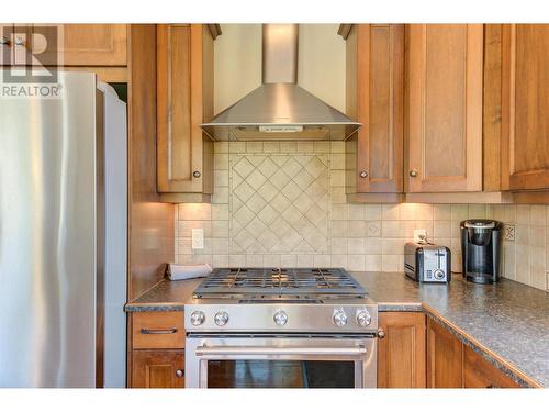 1173 Peak Point Drive, West Kelowna, BC - Indoor Photo Showing Kitchen