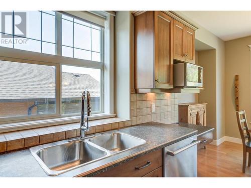 1173 Peak Point Drive, West Kelowna, BC - Indoor Photo Showing Kitchen With Double Sink