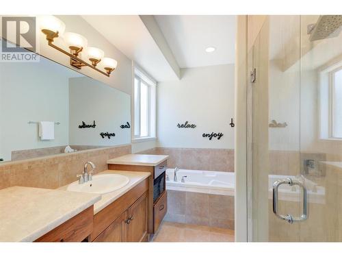 1173 Peak Point Drive, West Kelowna, BC - Indoor Photo Showing Bathroom