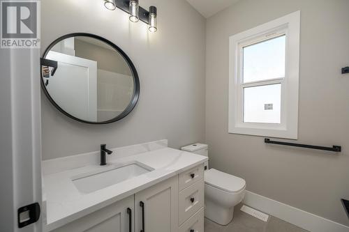 7833 Southridge Avenue, Prince George, BC - Indoor Photo Showing Bathroom