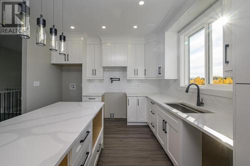 7833 Southridge Avenue, Prince George, BC - Indoor Photo Showing Kitchen