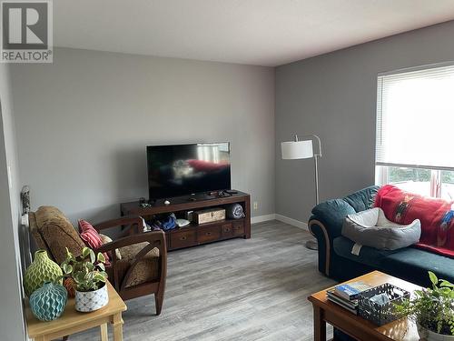 A 10307 90 Street, Fort St. John, BC - Indoor Photo Showing Living Room