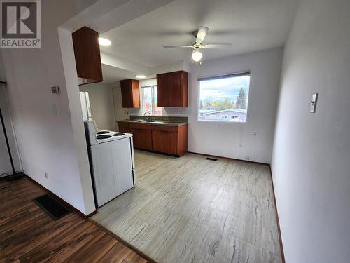 1414-1416 Nation Crescent, Prince George, BC - Indoor Photo Showing Kitchen