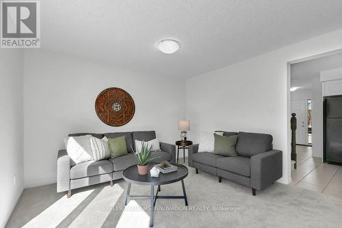 7 - 10 Fallowfield Drive, Kitchener, ON - Indoor Photo Showing Living Room