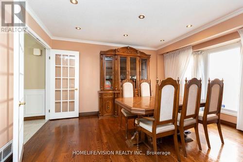 137 Old Surrey Lane, Richmond Hill, ON - Indoor Photo Showing Dining Room