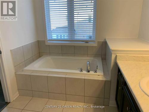 258 Gleave Terrace, Milton, ON - Indoor Photo Showing Bathroom