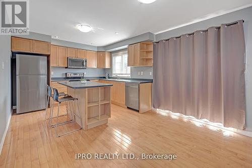 650 Holly Avenue, Milton, ON - Indoor Photo Showing Kitchen