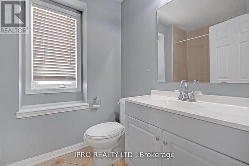 650 Holly Avenue, Milton, ON - Indoor Photo Showing Bathroom