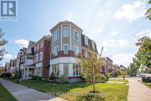 650 Holly Avenue, Milton, ON - Outdoor With Facade