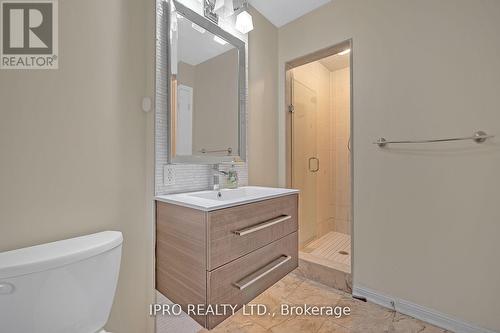 650 Holly Avenue, Milton, ON - Indoor Photo Showing Bathroom