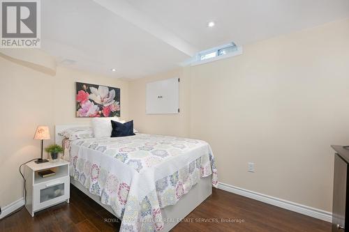 3182 Tim Dobbie Drive, Burlington, ON - Indoor Photo Showing Bedroom