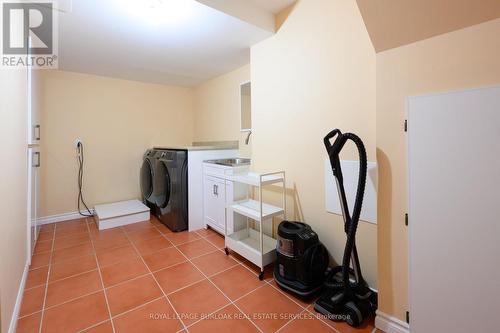 3182 Tim Dobbie Drive, Burlington, ON - Indoor Photo Showing Laundry Room