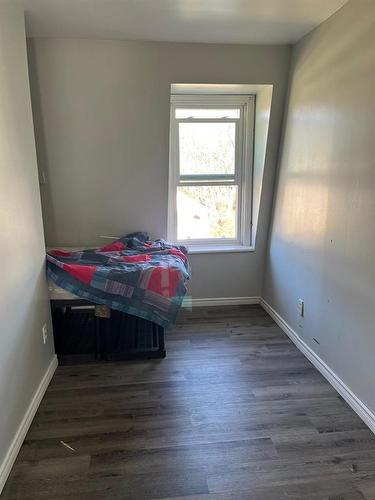 121 Aspen Street E, Oak Lake, MB - Indoor Photo Showing Bedroom