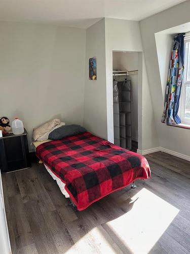 121 Aspen Street E, Oak Lake, MB - Indoor Photo Showing Bedroom