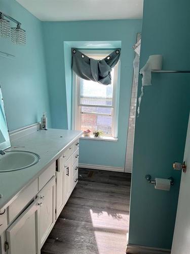 121 Aspen Street E, Oak Lake, MB - Indoor Photo Showing Bathroom