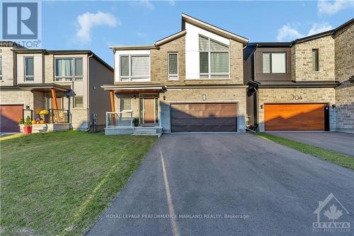 706 Fenwick Way, Barrhaven (7708 - Barrhaven - Stonebridge), ON - Outdoor With Facade