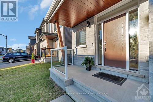 706 Fenwick Way, Barrhaven (7708 - Barrhaven - Stonebridge), ON - Outdoor